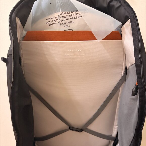 Bellroy Venture Travel Pack 26L - Black - Excellent Condition - Picture 8 of 11